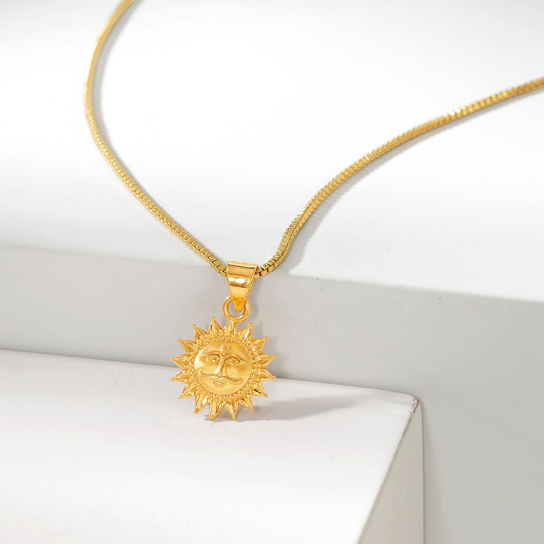 Suraymukh Classic Gold Pendant