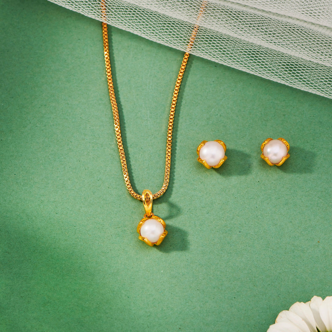 sun-kissed pearl gold pendant set