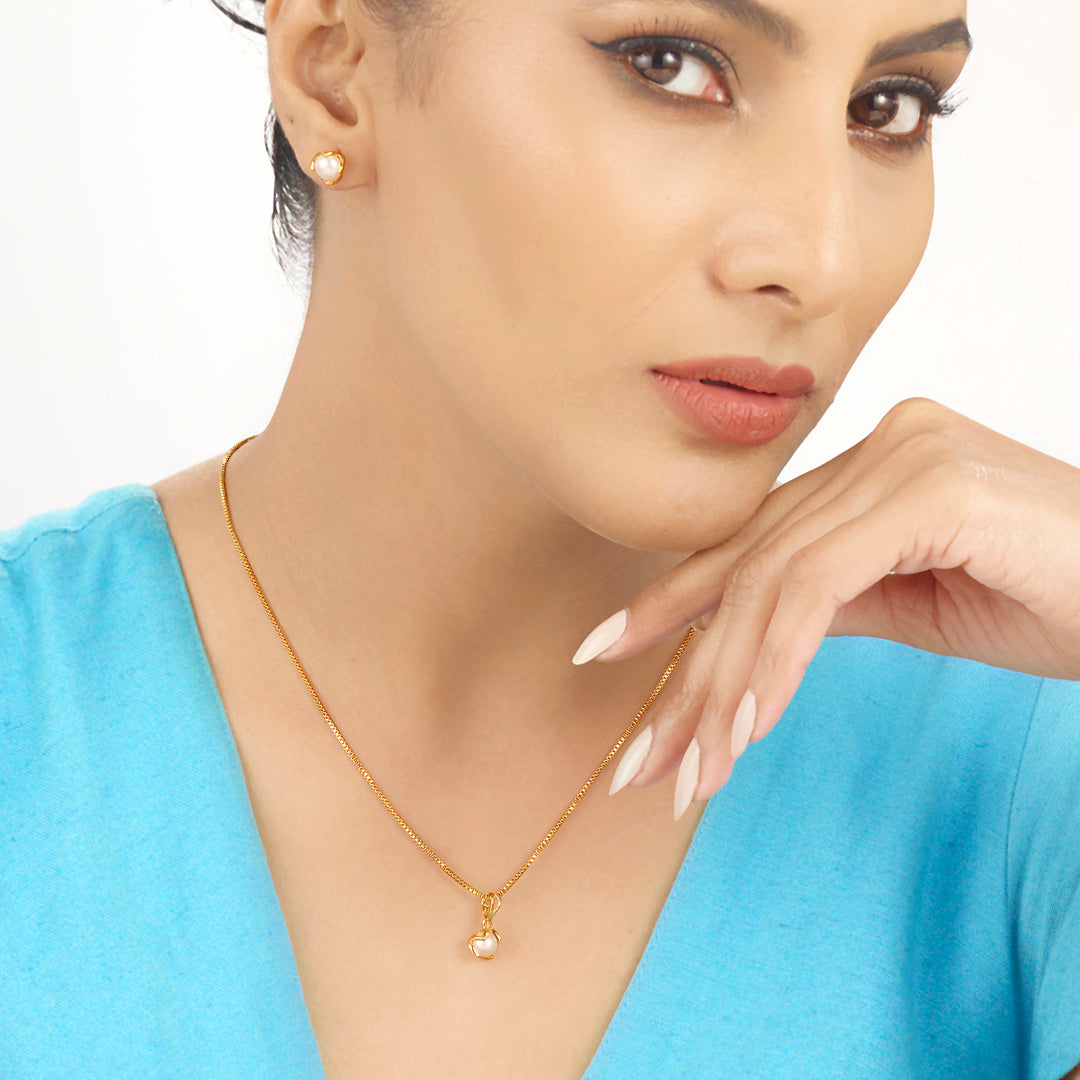 sun-kissed pearl gold pendant set