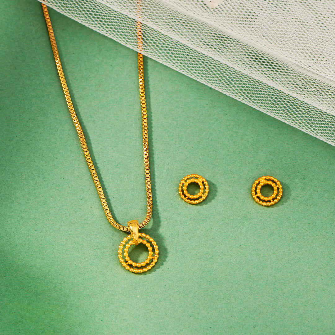 Twin Cricles Gold Pendant Set