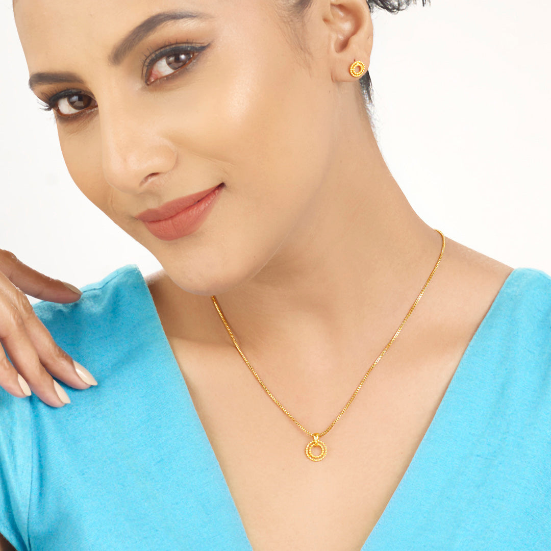 Twin Cricles Gold Pendant Set
