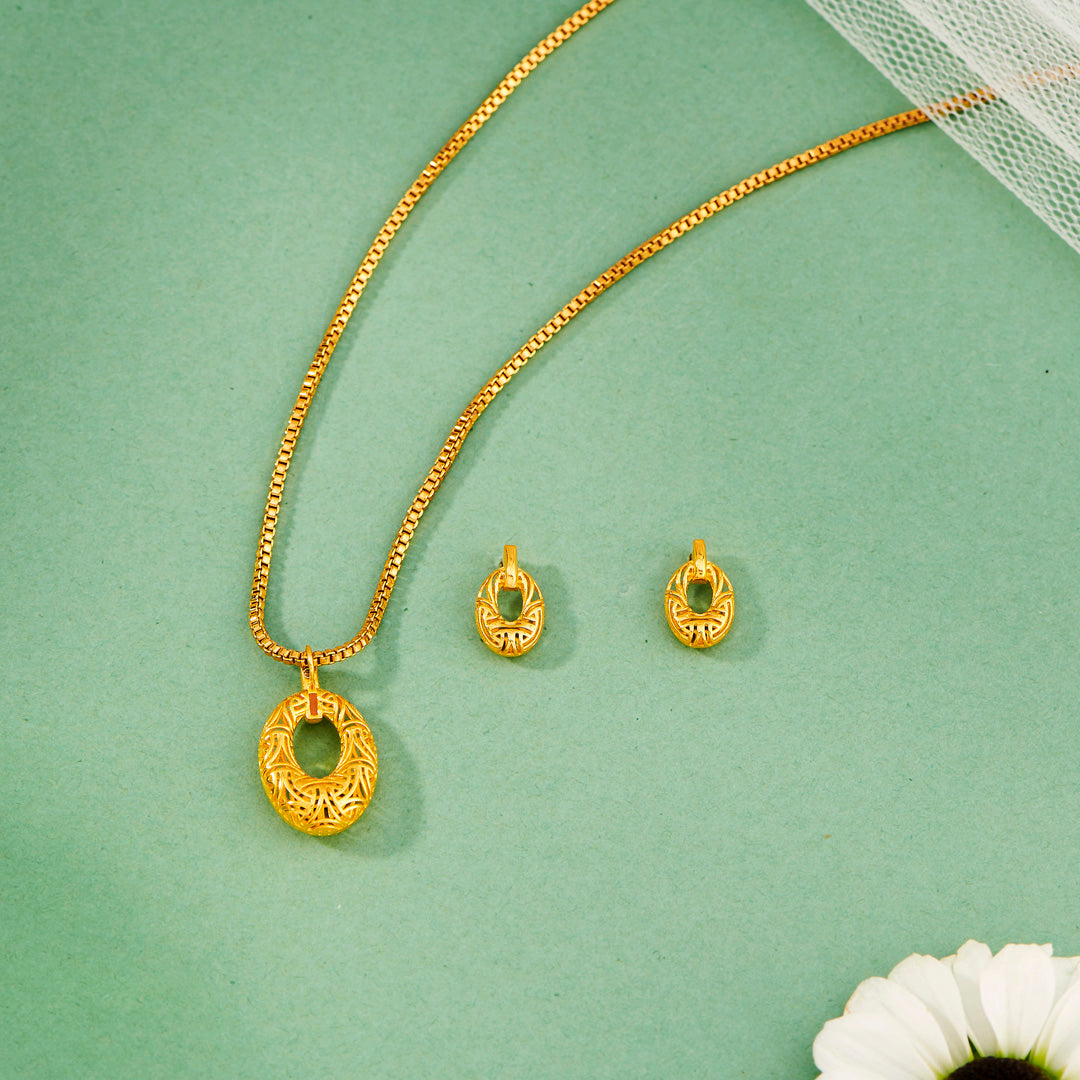 filigree grace gold pendant set