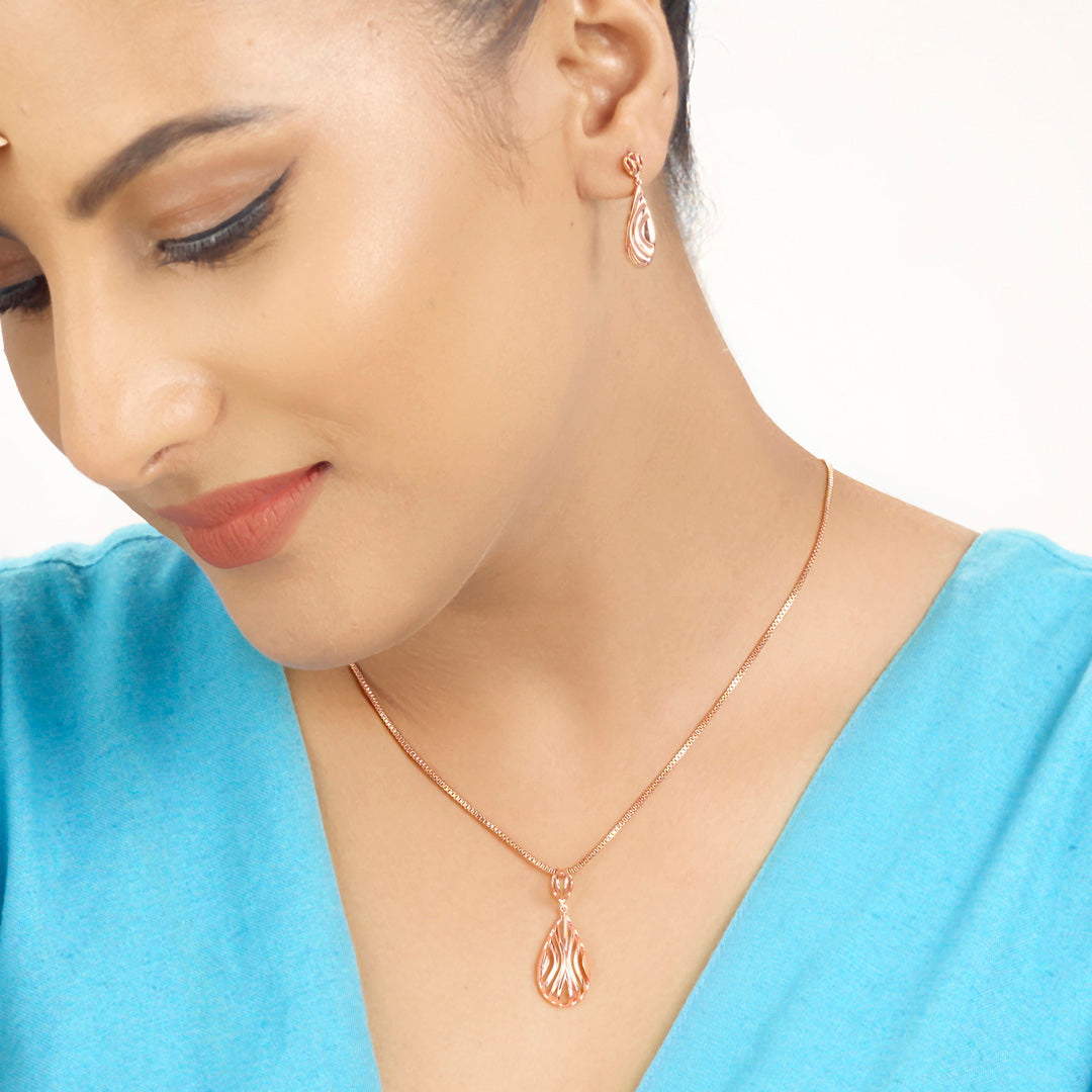 gilded ripple gold pendant set