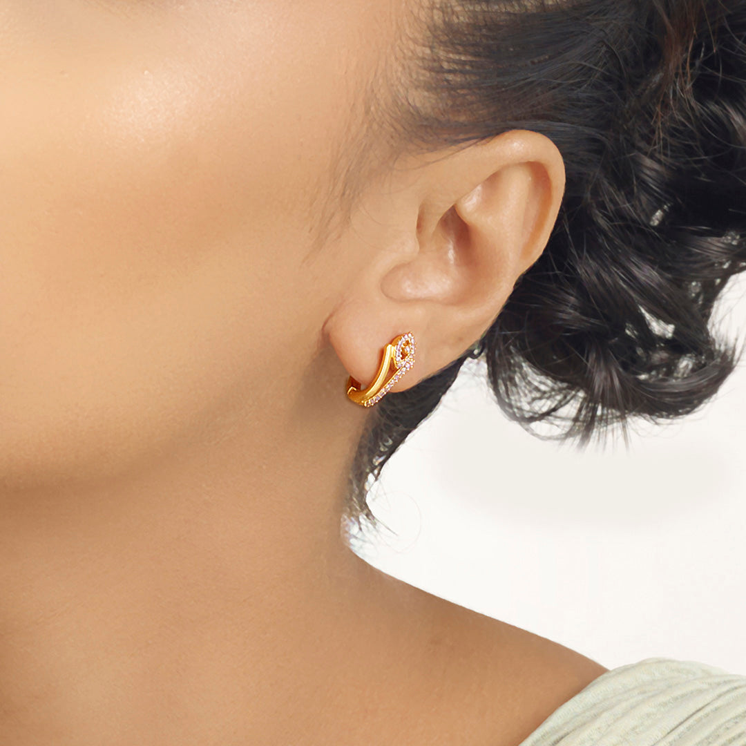 crown light hoops & huggies gold earring