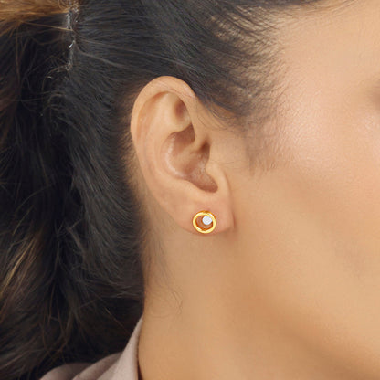 Tender Circle Hoop & Huggie Gold Earring