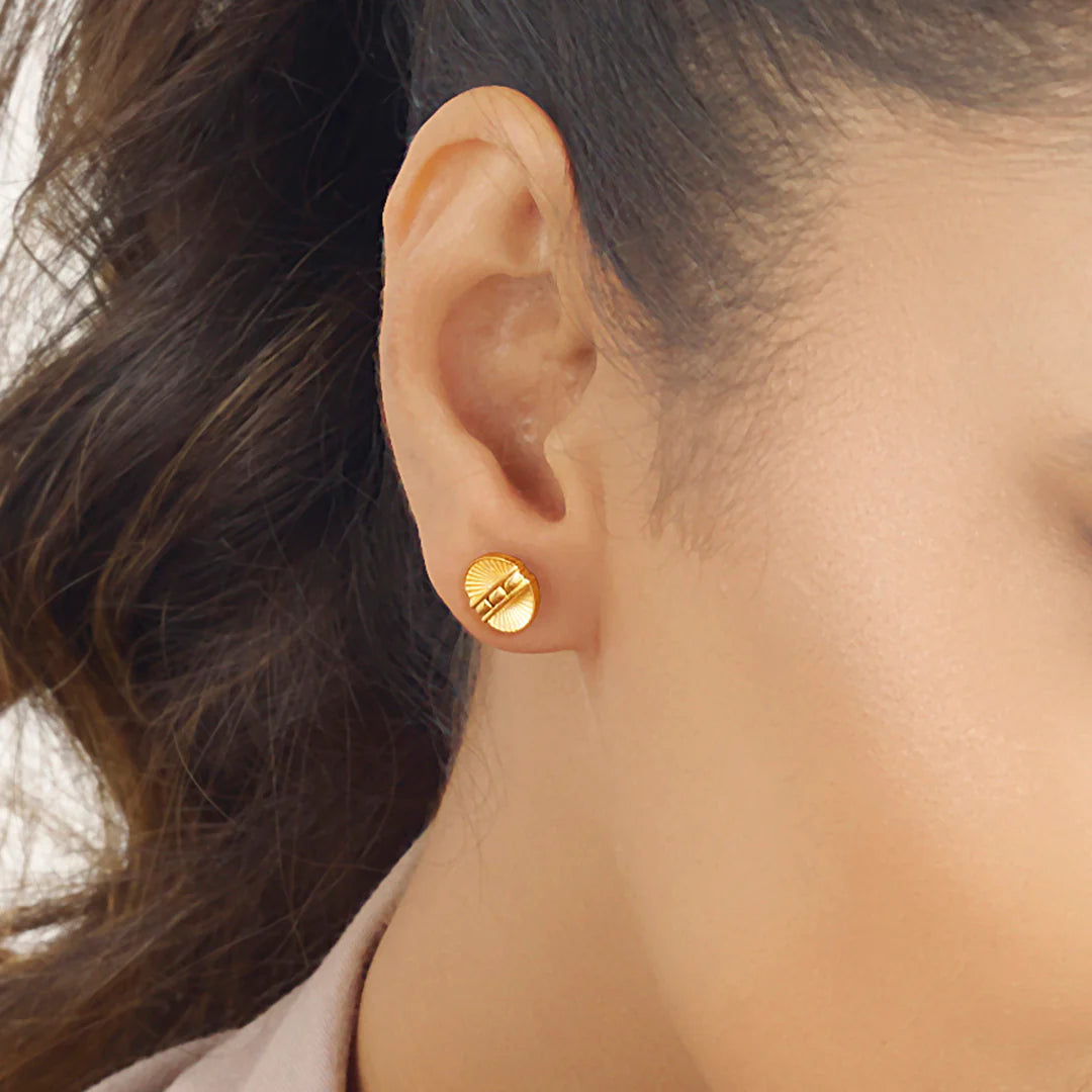 Lustre Core Stud Gold Earring