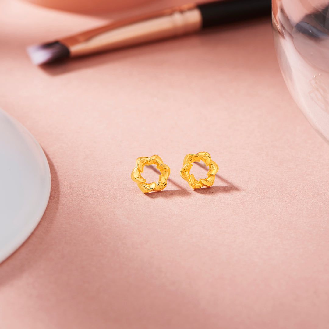 geo floret stud gold earring