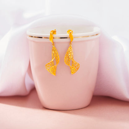 Gleam Wave Drops & Dangler Gold Earring