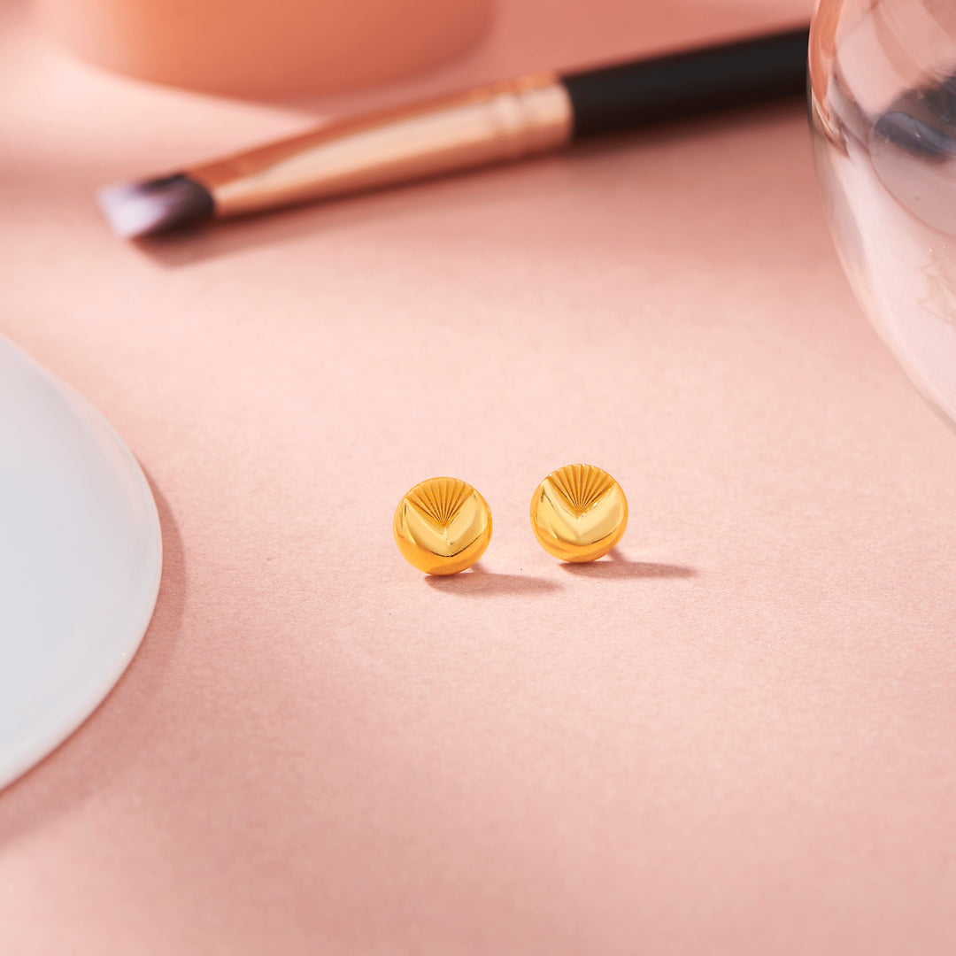 pure form stud gold earring