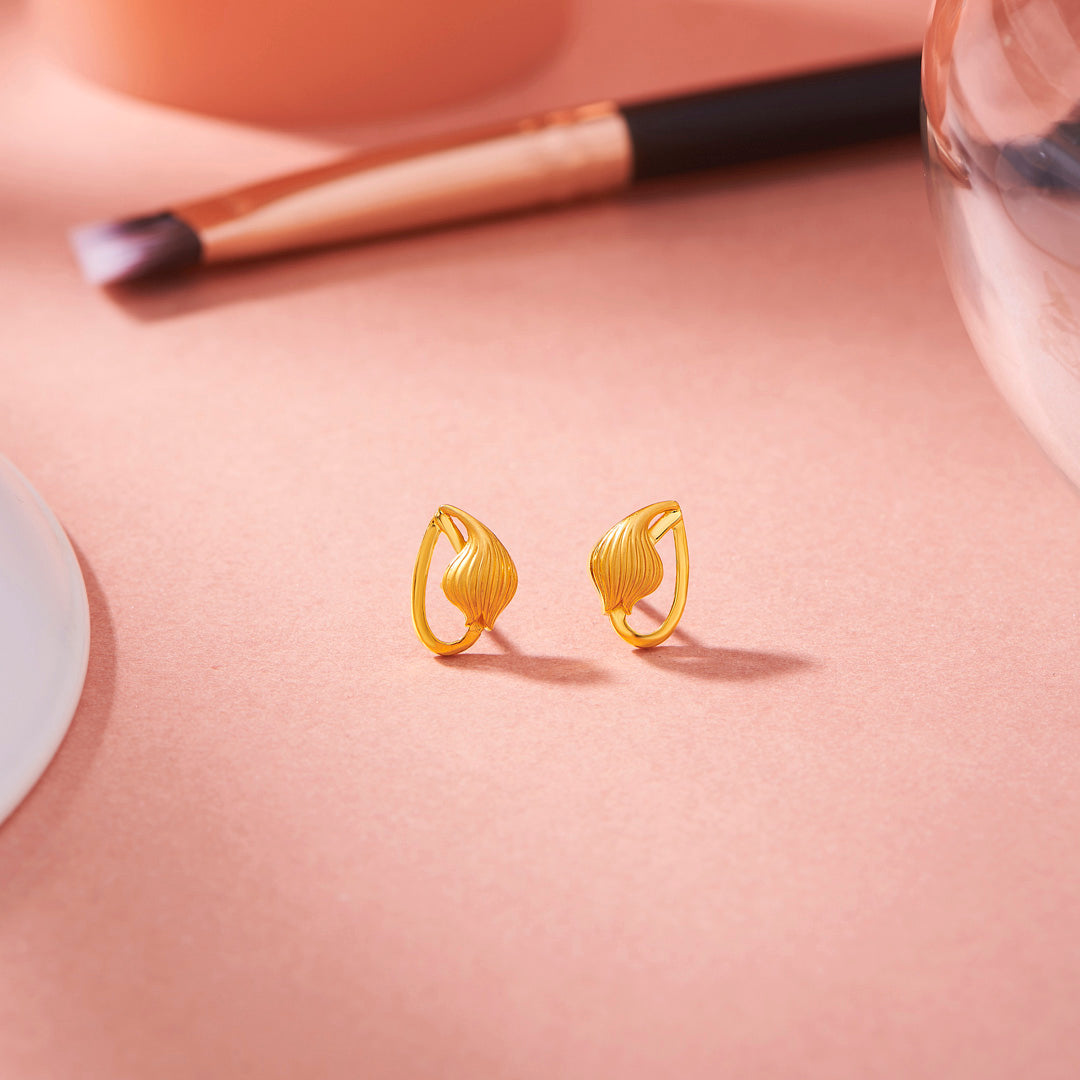 petal harmony stud gold earring