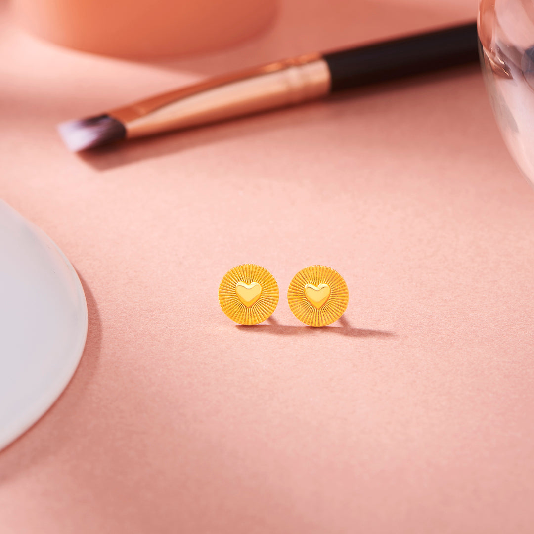 circle of love stud gold earring