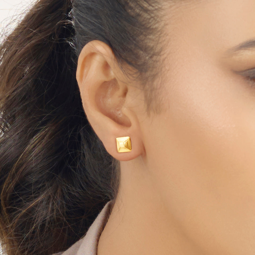 Facet Frame Stud Gold Earring