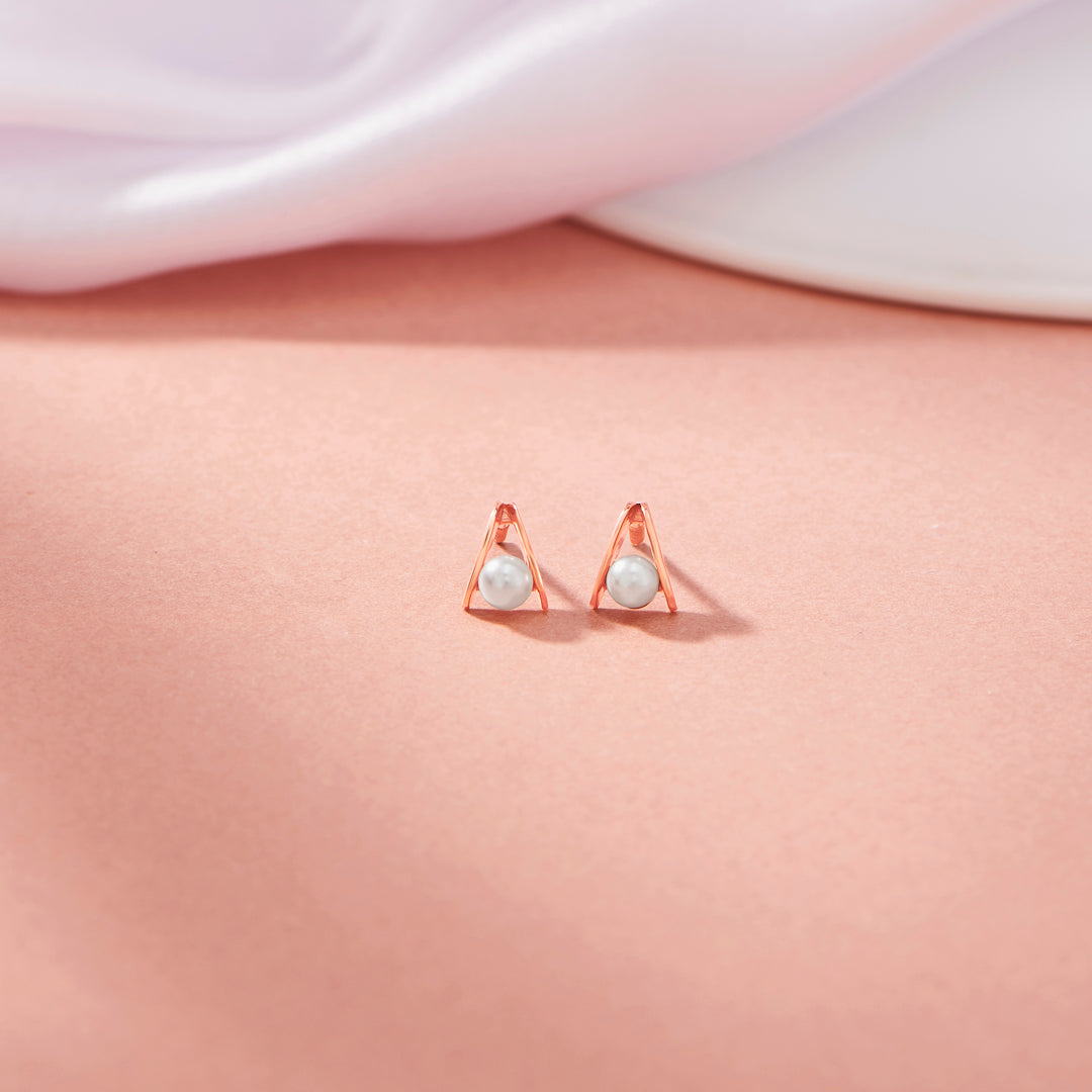 Pearl Axis Stud Gold Earring