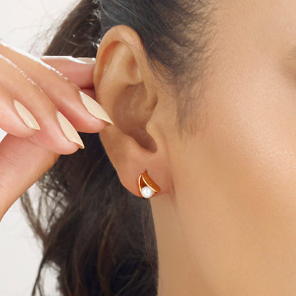 Pearl Axis Stud Gold Earring