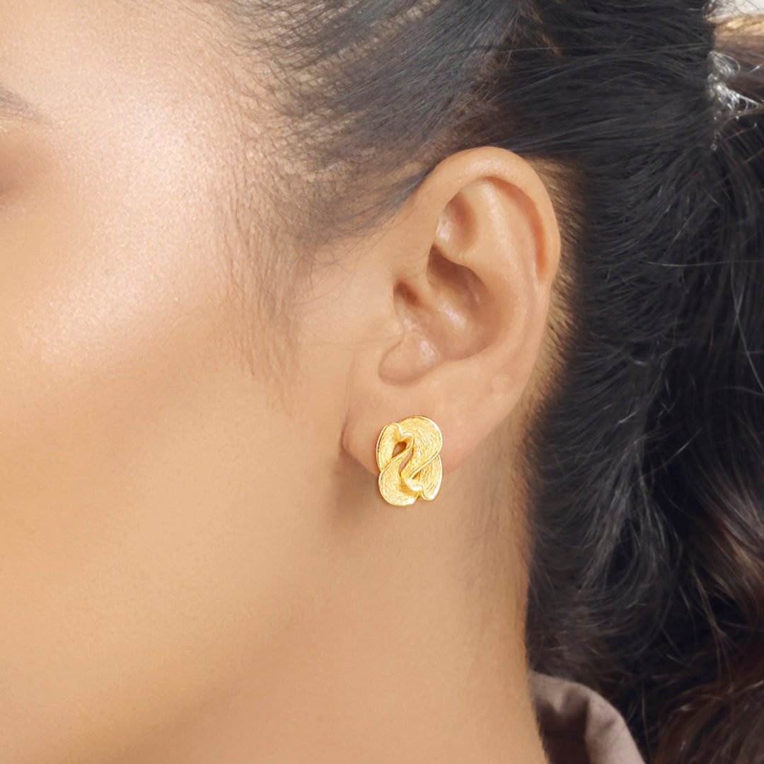 whirl petals stud gold earring
