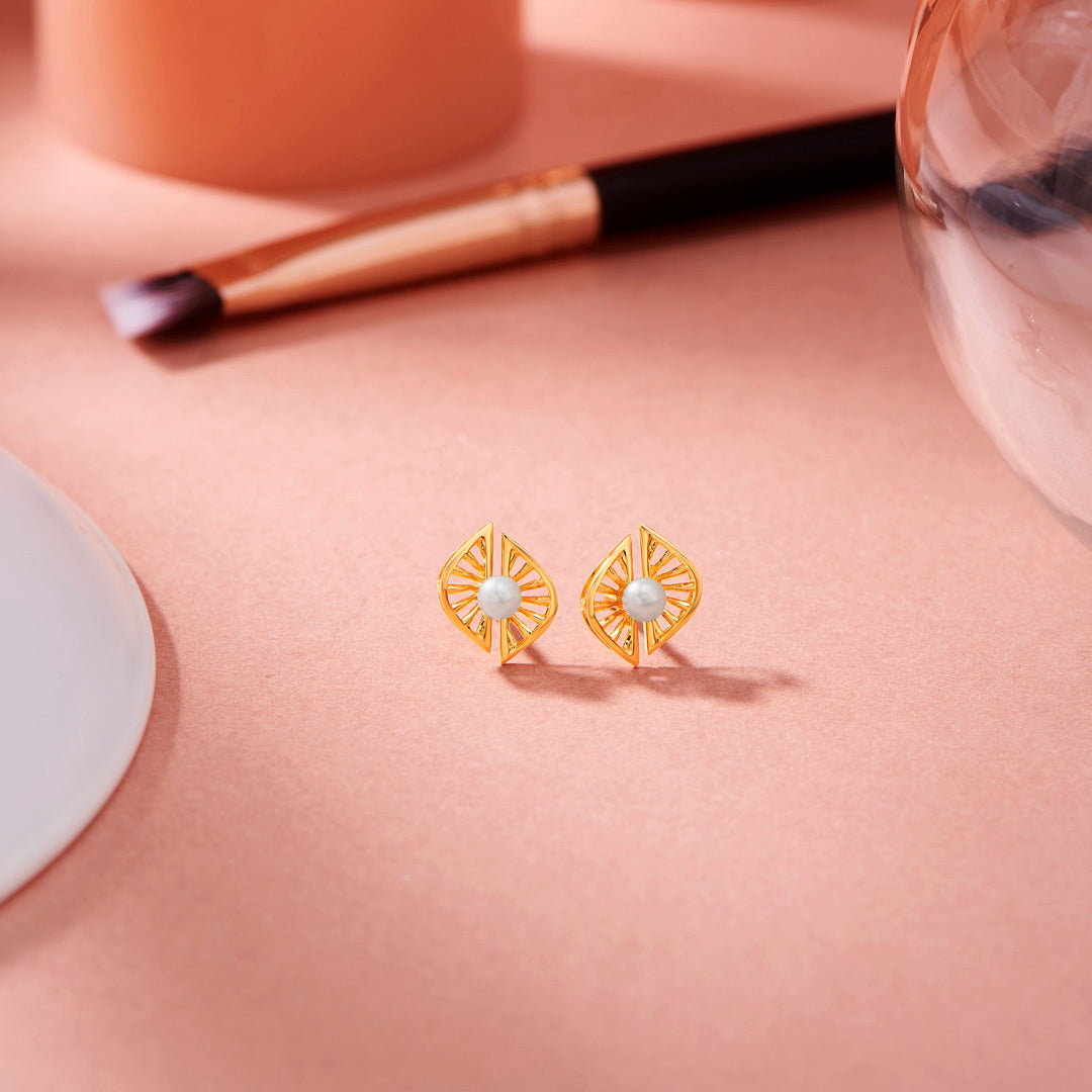 Solar Glow Pearl Stud Gold Earring