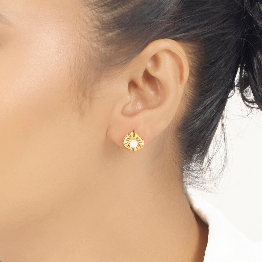Solar Glow Pearl Stud Gold Earring