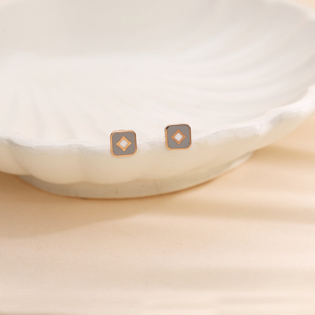 novelle spark studs gold earrings