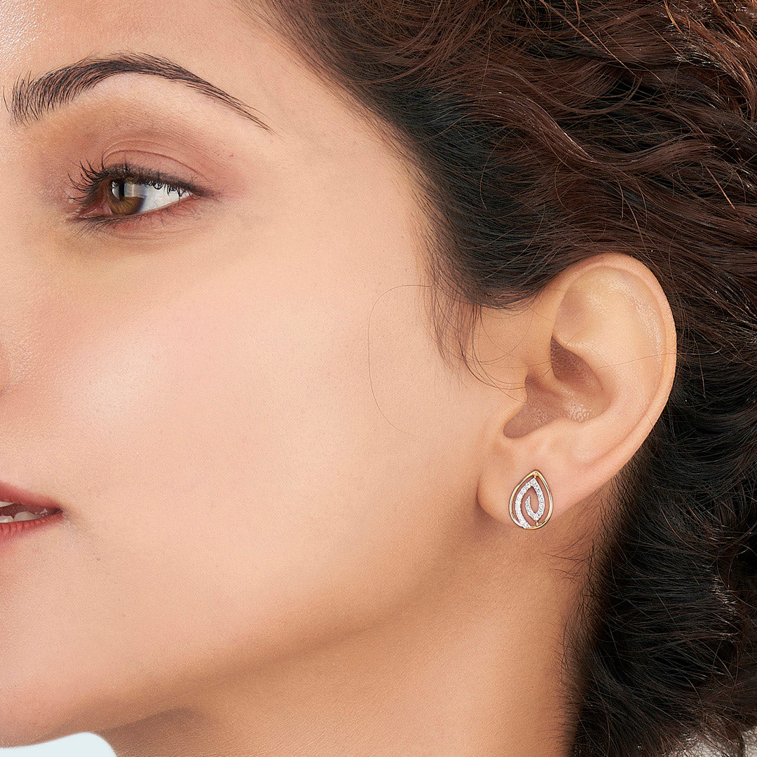 Sparkling Dew Gold Stud Diamond Earring for Women