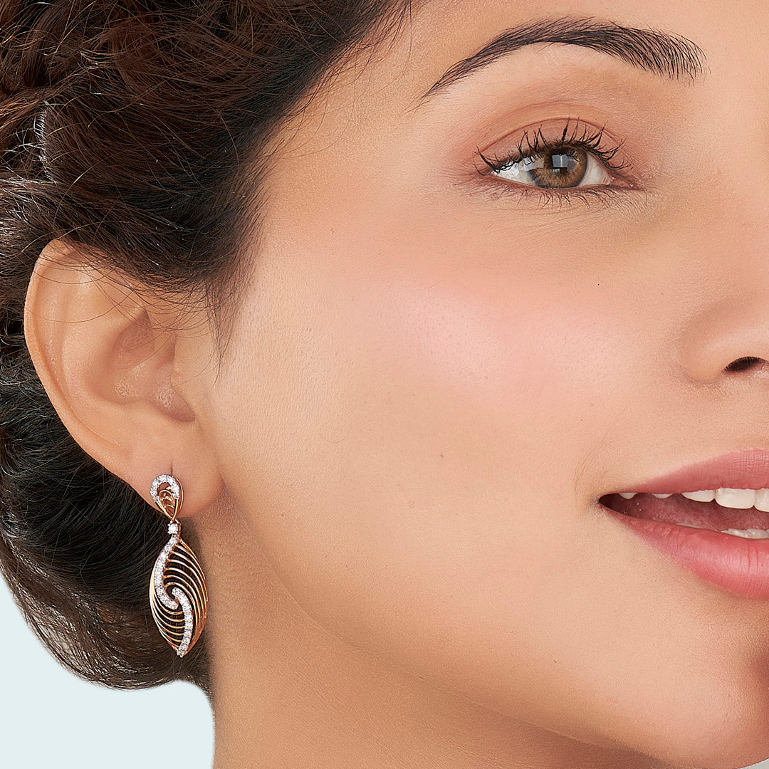 Serapha Twirl Gold Stud Diamond Earring