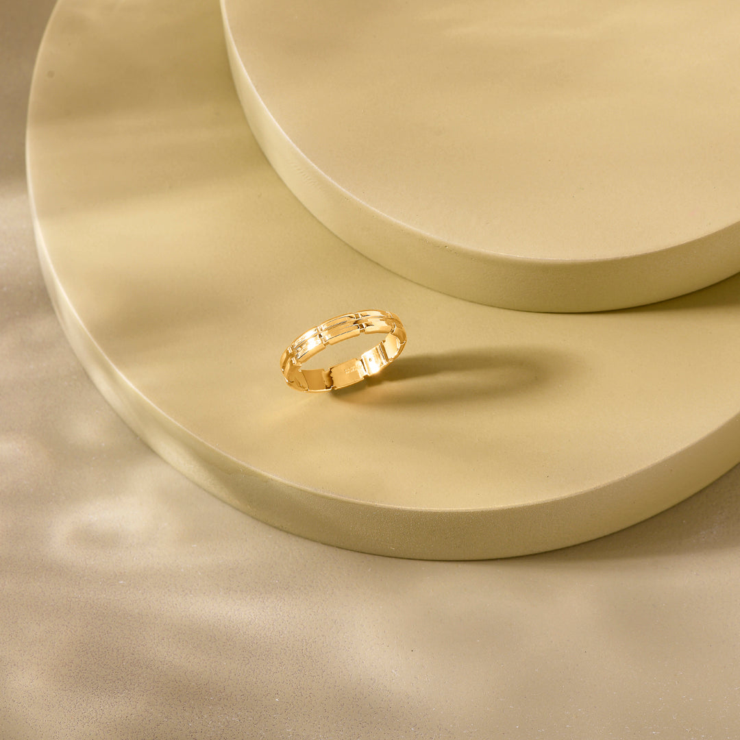 Vivid Band Gold Ring for Her