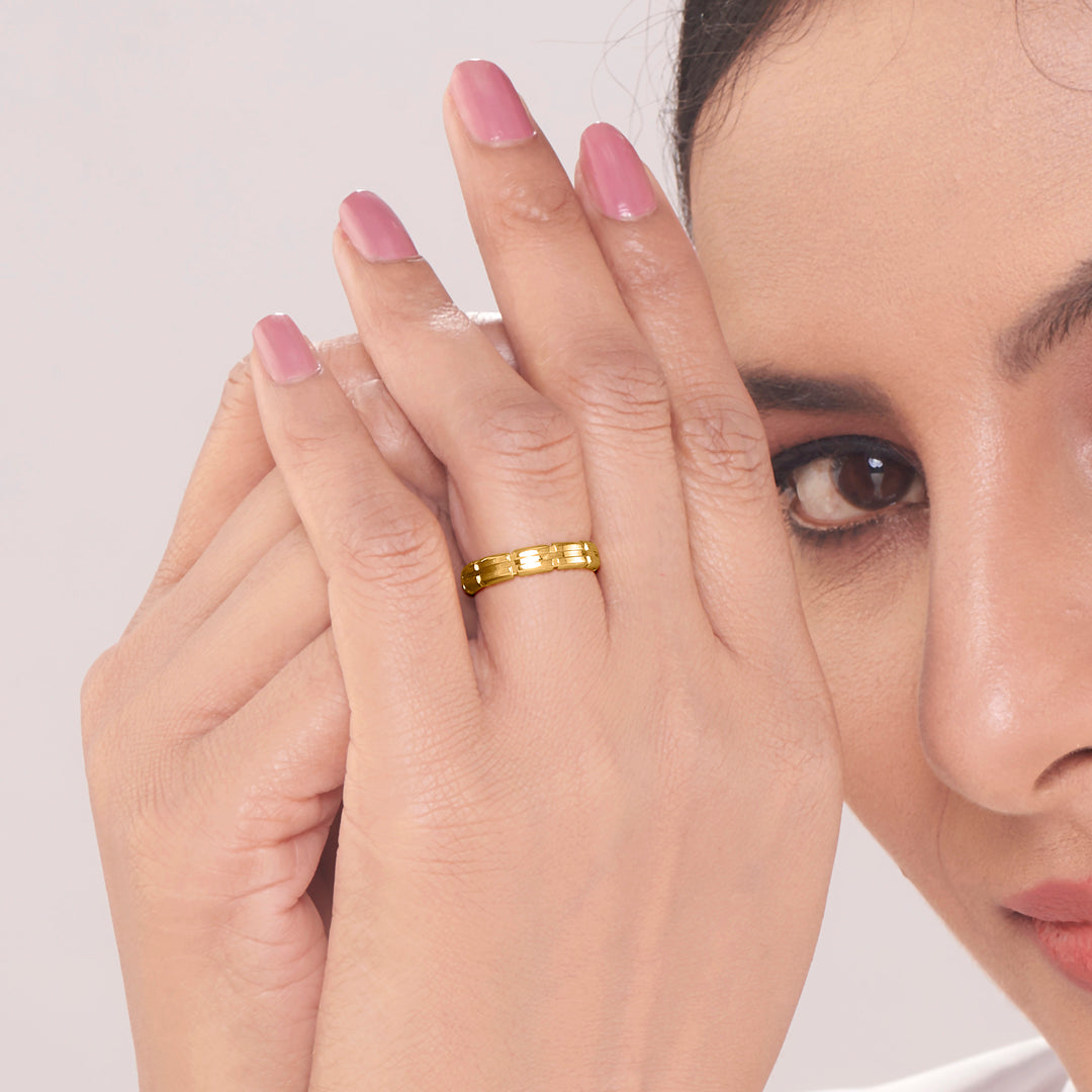 Vivid Band Gold Ring for Her