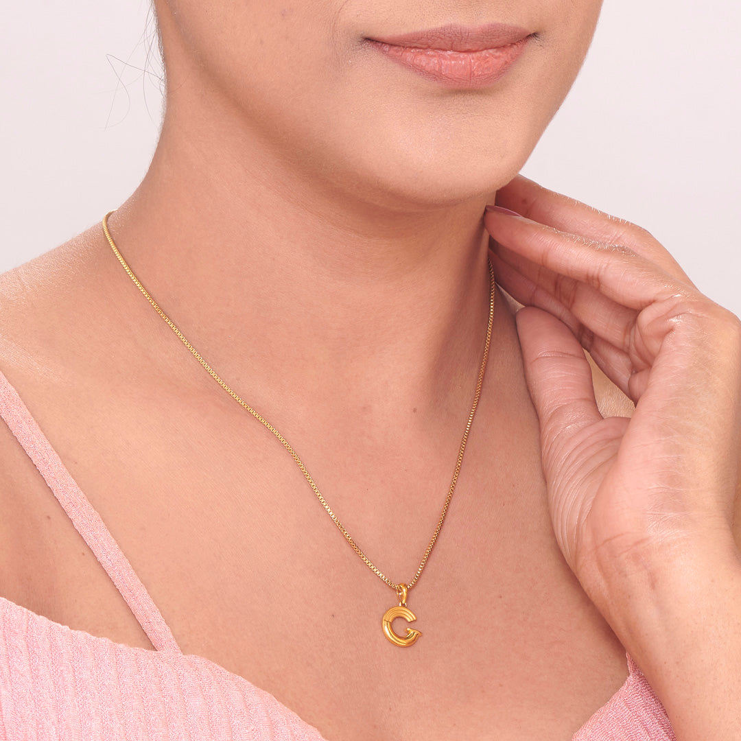 Graceful G Alphabet Gold Pendant
