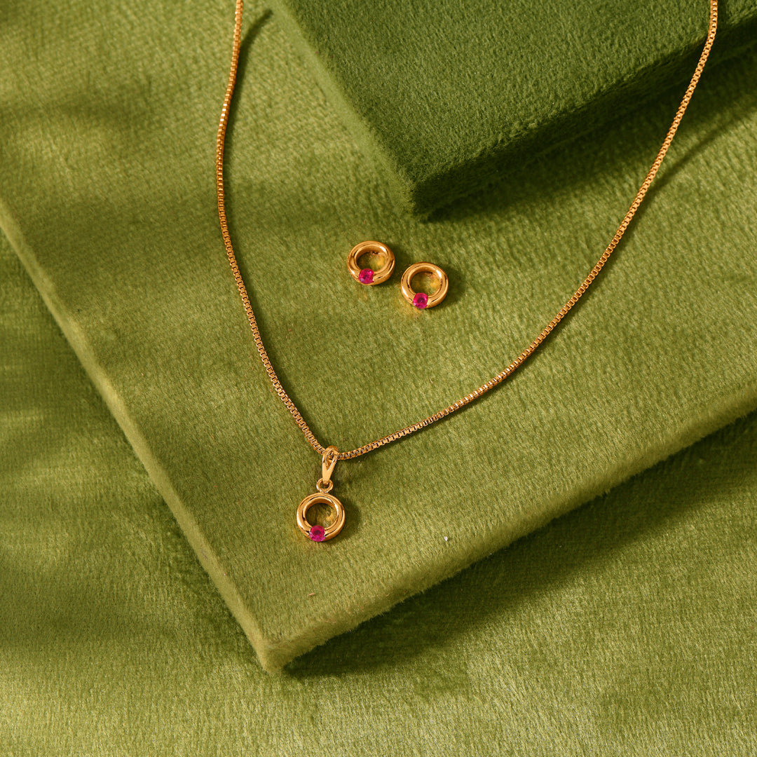 Circular Scarlet Gold Pendant for Her