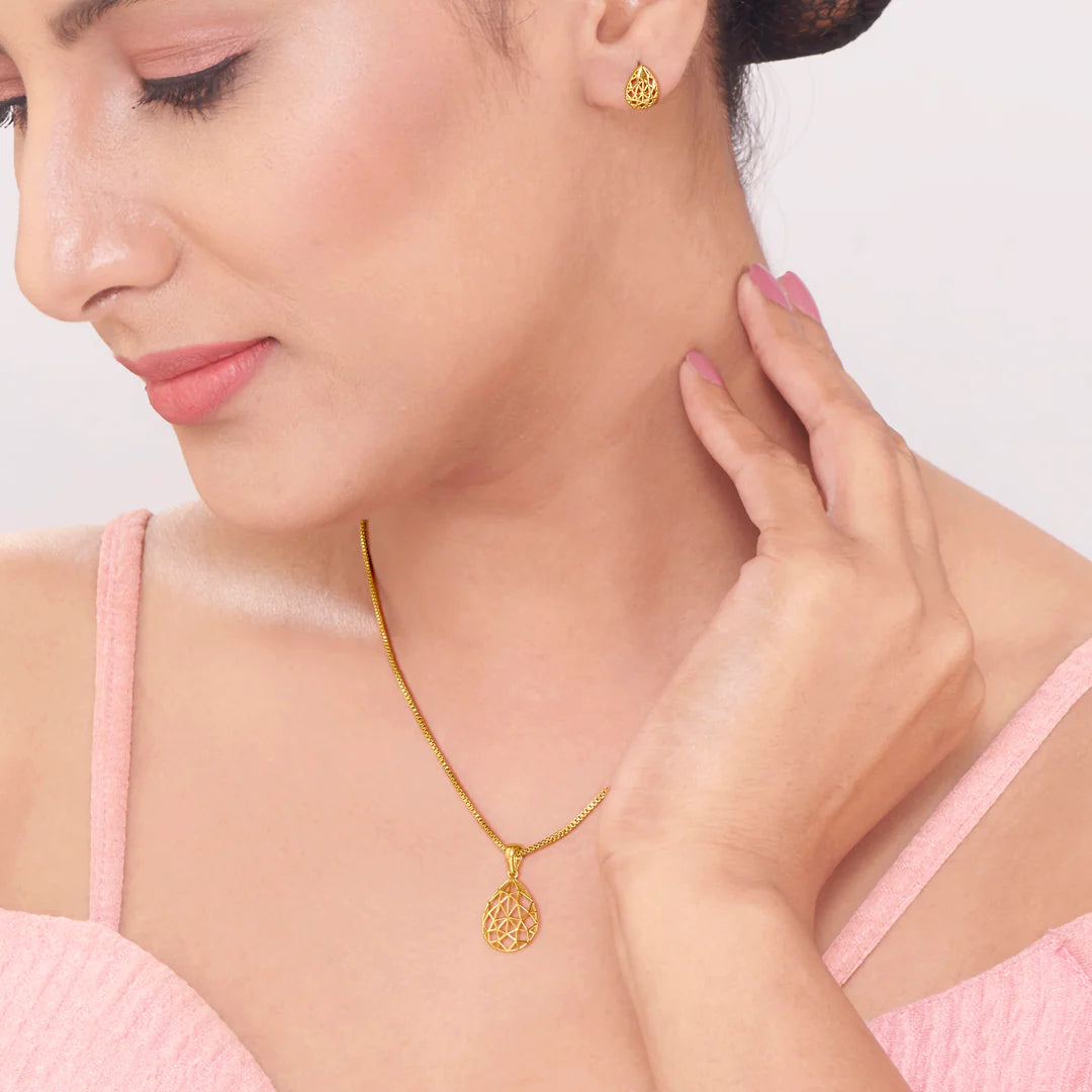 Glittering Mesh Gold Pendant Set