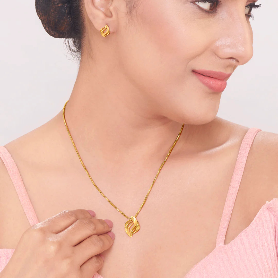 Eternal Flame Gold Pendant Set