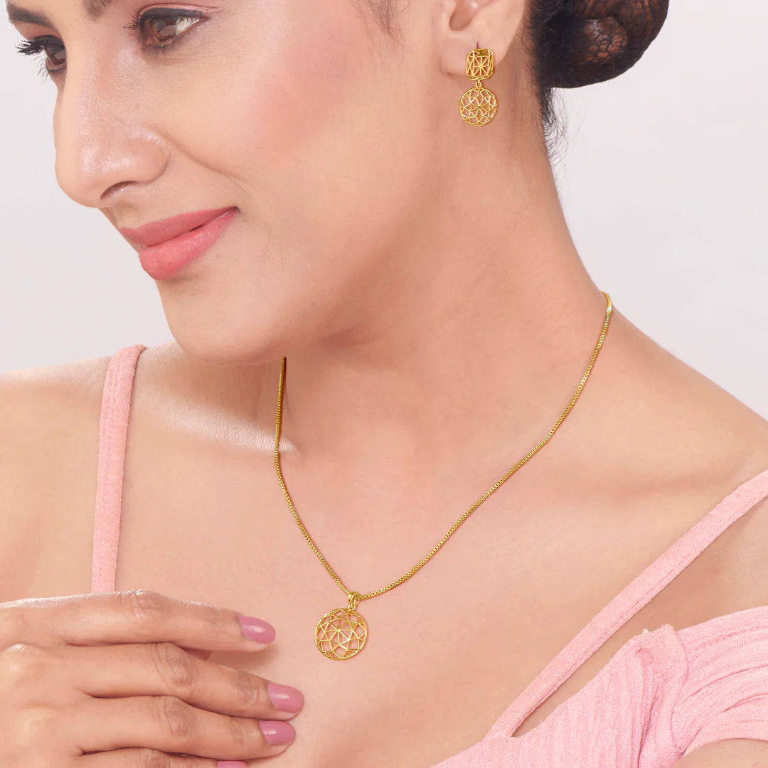 Circle of Light Gold Pendant Set