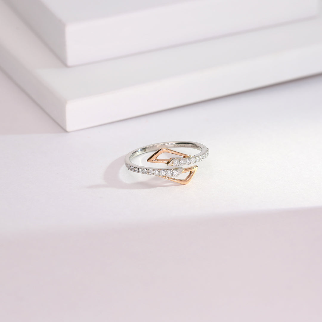 Graceful Aura Platinum Ladies Ring