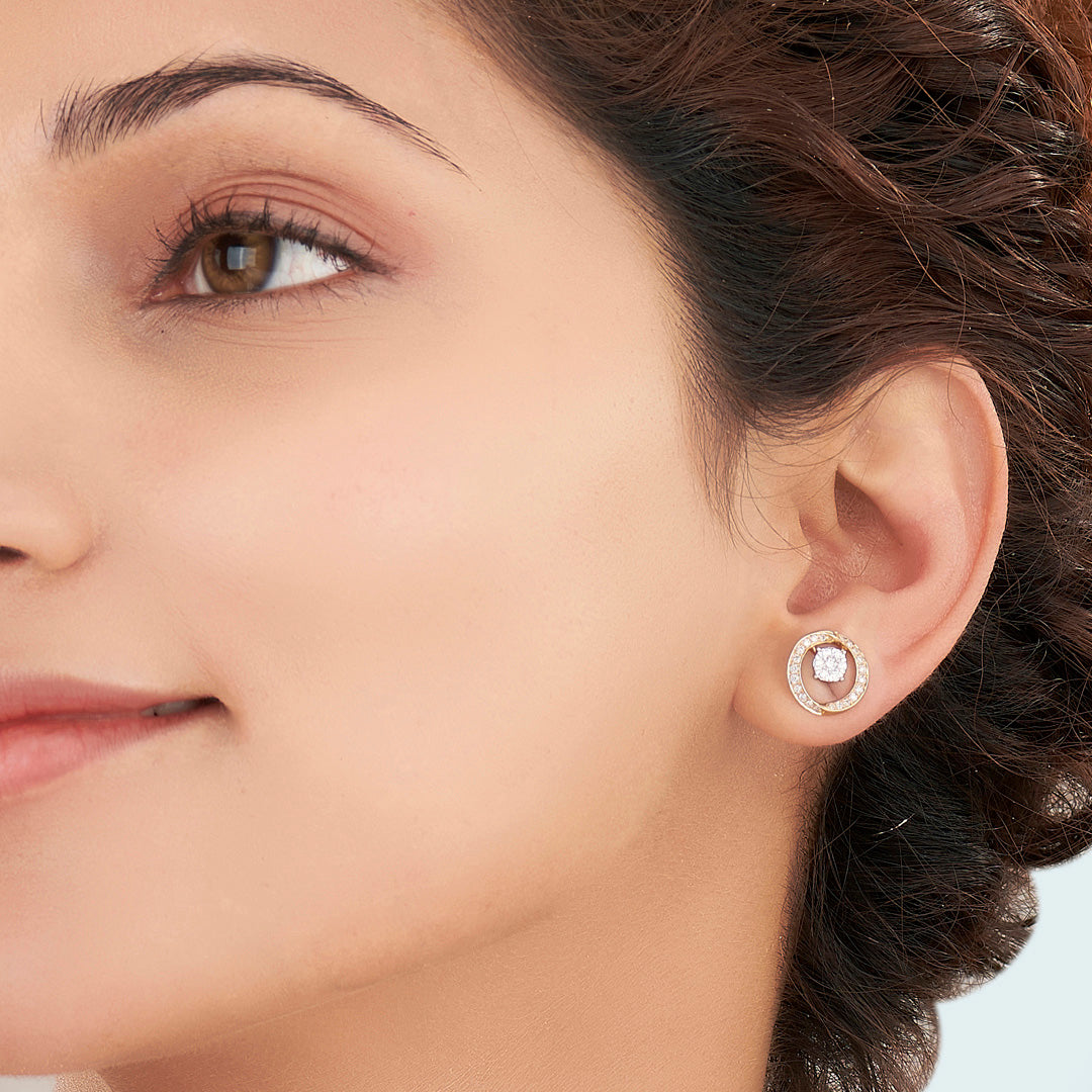 Opulent Radiance Gold & Diamond Stud Earring For Women