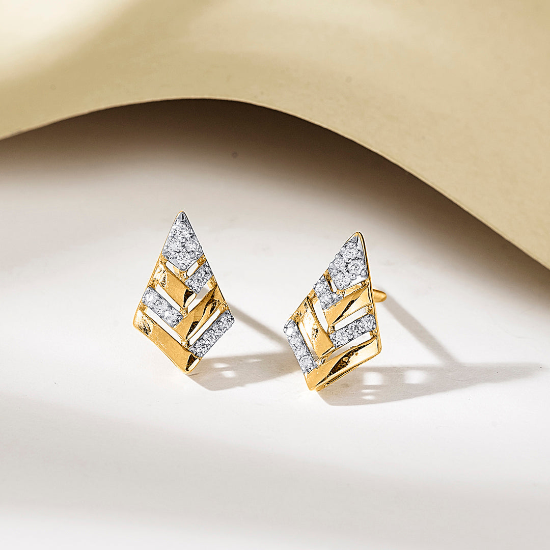 diamond crest gold stud diamond earring for woman