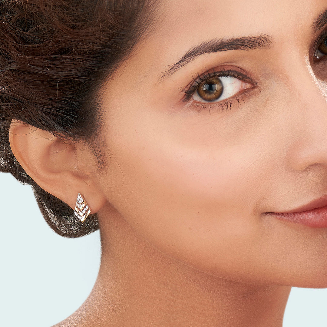 Diamond Crest Gold Stud Diamond Earring for Women