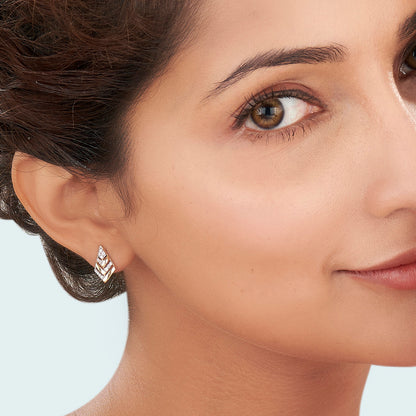 Diamond Crest Gold Stud Diamond Earring for Woman