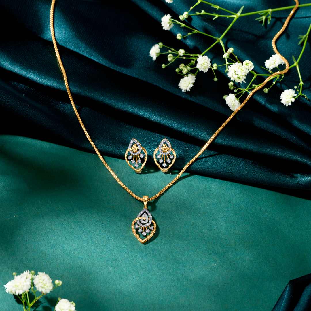 Spark Mesh Gold & Diamond Pendant Set For Women