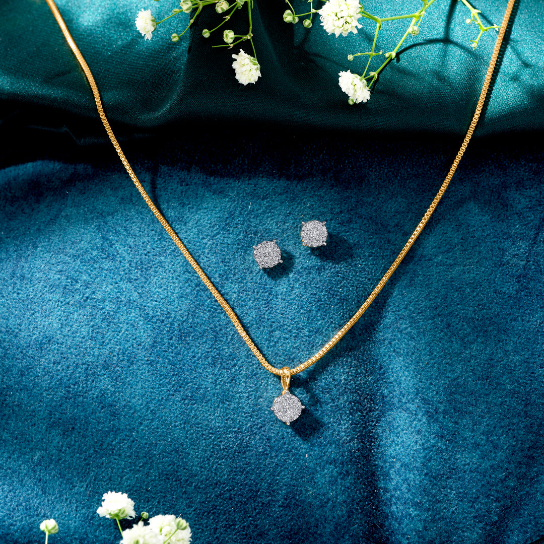 Glitter Pebble Gold & Diamond Pendant Set For Women