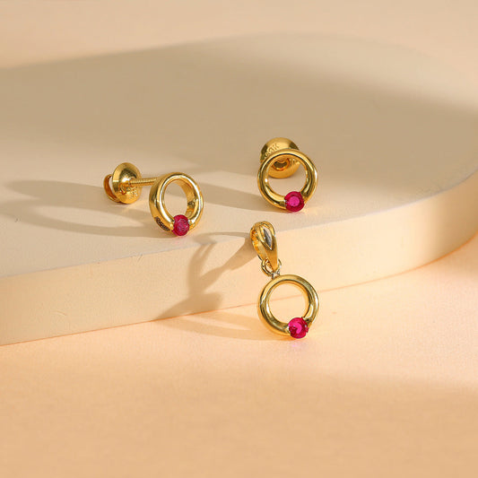 Circular Scarlet Gold Pendant for Her